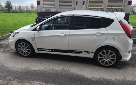 Hyundai Solaris II рестайлинг, 2011 год, 650 000 рублей, 5 фотография