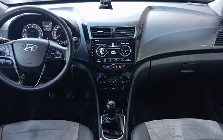 Hyundai Solaris II рестайлинг, 2011 год, 650 000 рублей, 10 фотография