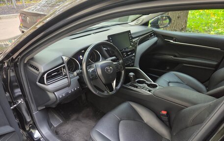 Toyota Camry, 2021 год, 3 250 000 рублей, 2 фотография