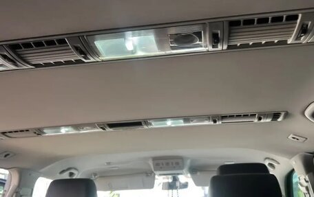 Volkswagen Multivan T6 рестайлинг, 2016 год, 3 899 999 рублей, 7 фотография