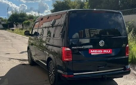 Volkswagen Multivan T6 рестайлинг, 2016 год, 3 899 999 рублей, 6 фотография