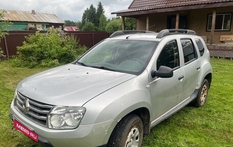 Renault Duster I рестайлинг, 2014 год, 800 000 рублей, 2 фотография