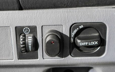 Toyota Land Cruiser Prado 90 рестайлинг, 1999 год, 1 199 000 рублей, 13 фотография