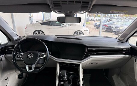 Volkswagen Touareg III, 2019 год, 4 359 000 рублей, 10 фотография