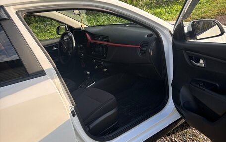 KIA Rio IV, 2021 год, 1 750 000 рублей, 6 фотография