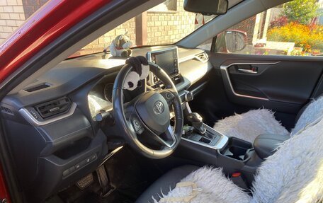 Toyota RAV4, 2021 год, 3 000 000 рублей, 4 фотография