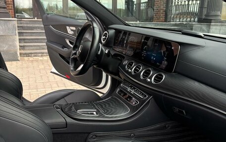 Mercedes-Benz E-Класс, 2020 год, 4 800 000 рублей, 13 фотография