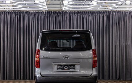 Hyundai Grand Starex Grand Starex I рестайлинг 2, 2014 год, 1 495 000 рублей, 5 фотография