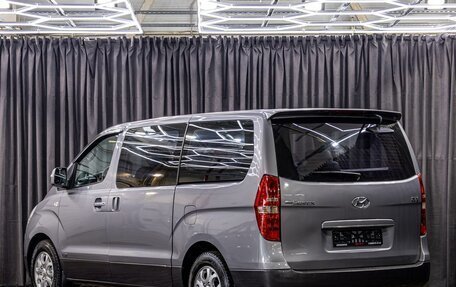 Hyundai Grand Starex Grand Starex I рестайлинг 2, 2014 год, 1 495 000 рублей, 4 фотография