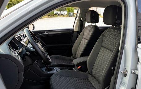 Volkswagen Tiguan II, 2018 год, 1 895 000 рублей, 11 фотография