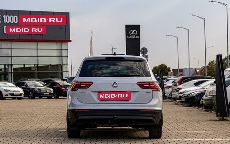 Volkswagen Tiguan II, 2018 год, 1 895 000 рублей, 5 фотография