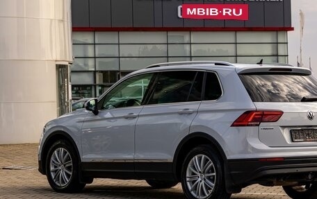 Volkswagen Tiguan II, 2018 год, 1 895 000 рублей, 9 фотография