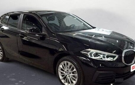 BMW 1 серия, 2022 год, 2 890 000 рублей, 3 фотография