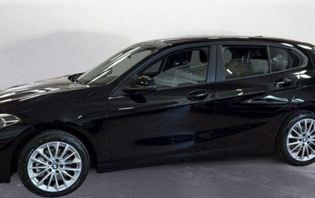 BMW 1 серия, 2022 год, 2 890 000 рублей, 8 фотография