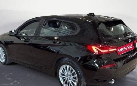 BMW 1 серия, 2022 год, 2 890 000 рублей, 6 фотография