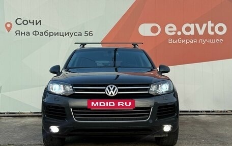 Volkswagen Touareg III, 2011 год, 1 729 000 рублей, 2 фотография