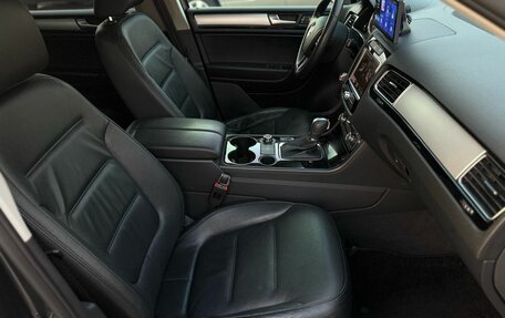Volkswagen Touareg III, 2011 год, 1 729 000 рублей, 11 фотография