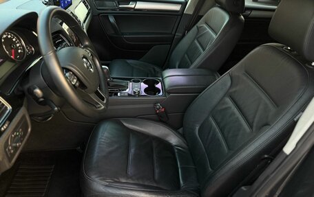 Volkswagen Touareg III, 2011 год, 1 729 000 рублей, 8 фотография