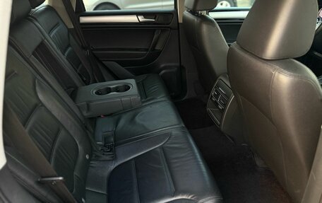 Volkswagen Touareg III, 2011 год, 1 729 000 рублей, 10 фотография