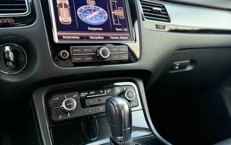 Volkswagen Touareg III, 2011 год, 1 729 000 рублей, 24 фотография