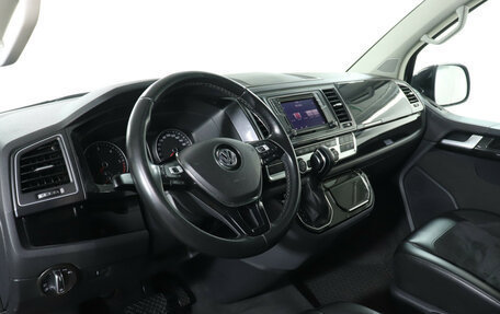 Volkswagen Multivan T6 рестайлинг, 2019 год, 4 499 000 рублей, 13 фотография