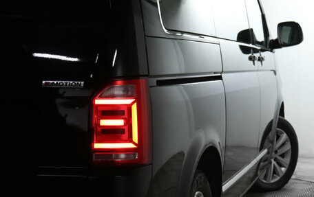 Volkswagen Multivan T6 рестайлинг, 2019 год, 4 499 000 рублей, 19 фотография