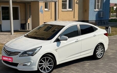 Hyundai Solaris II рестайлинг, 2016 год, 1 085 000 рублей, 10 фотография