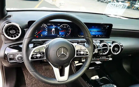 Mercedes-Benz A-Класс, 2022 год, 1 780 000 рублей, 8 фотография