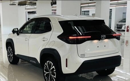 Toyota Yaris Cross, 2023 год, 1 510 000 рублей, 6 фотография