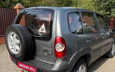Chevrolet Niva I рестайлинг, 2009 год, 447 000 рублей, 4 фотография