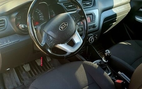 KIA Rio III рестайлинг, 2013 год, 810 000 рублей, 2 фотография
