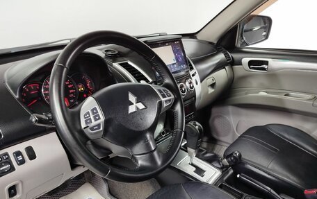 Mitsubishi Pajero Sport II рестайлинг, 2012 год, 1 590 000 рублей, 24 фотография
