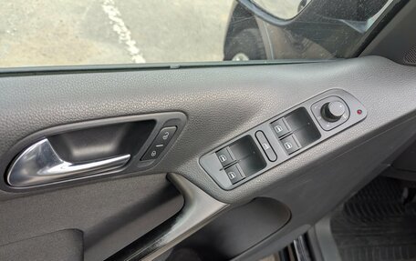 Volkswagen Tiguan I, 2009 год, 985 000 рублей, 16 фотография
