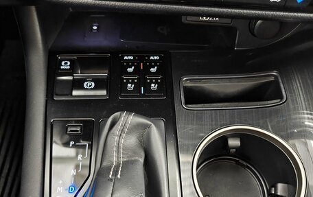 Lexus RX IV рестайлинг, 2020 год, 5 200 000 рублей, 17 фотография
