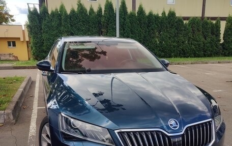 Skoda Superb III рестайлинг, 2019 год, 2 600 000 рублей, 1 фотография