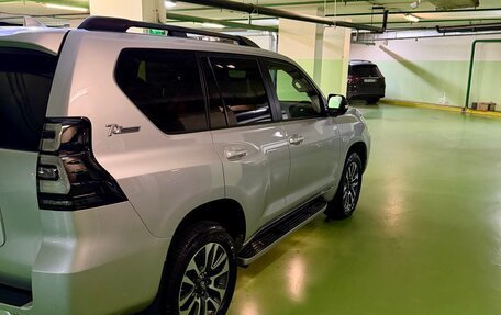 Toyota Land Cruiser Prado 150 рестайлинг 2, 2021 год, 8 500 000 рублей, 6 фотография