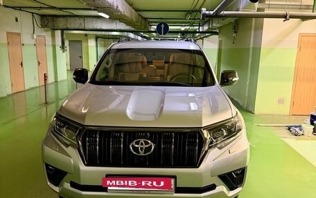 Toyota Land Cruiser Prado 150 рестайлинг 2, 2021 год, 8 500 000 рублей, 4 фотография