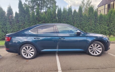 Skoda Superb III рестайлинг, 2019 год, 2 600 000 рублей, 5 фотография