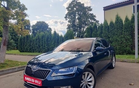 Skoda Superb III рестайлинг, 2019 год, 2 600 000 рублей, 2 фотография