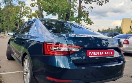 Skoda Superb III рестайлинг, 2019 год, 2 600 000 рублей, 3 фотография
