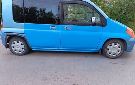 Honda Mobilio I, 2002 год, 255 000 рублей, 2 фотография