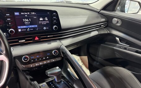Hyundai Elantra, 2021 год, 1 790 000 рублей, 19 фотография