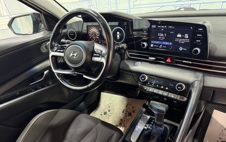 Hyundai Elantra, 2021 год, 1 790 000 рублей, 22 фотография