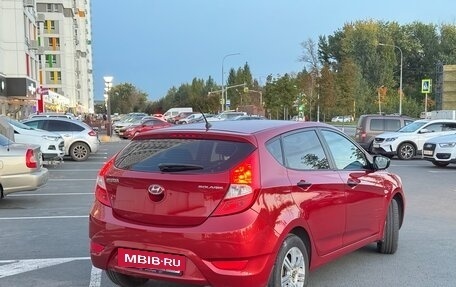 Hyundai Solaris II рестайлинг, 2012 год, 750 000 рублей, 3 фотография