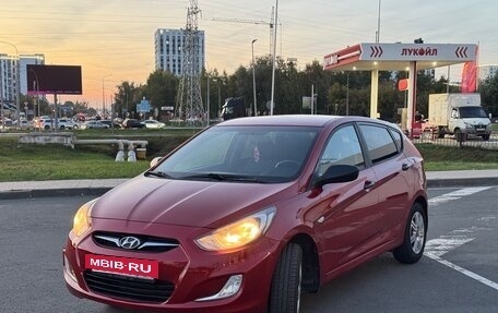 Hyundai Solaris II рестайлинг, 2012 год, 750 000 рублей, 7 фотография