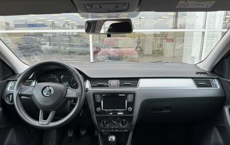 Skoda Rapid I, 2018 год, 900 000 рублей, 7 фотография