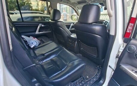 Toyota Land Cruiser 200, 2014 год, 3 740 000 рублей, 8 фотография