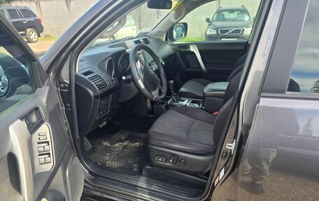 Toyota Land Cruiser Prado 150 рестайлинг 2, 2014 год, 3 350 000 рублей, 6 фотография