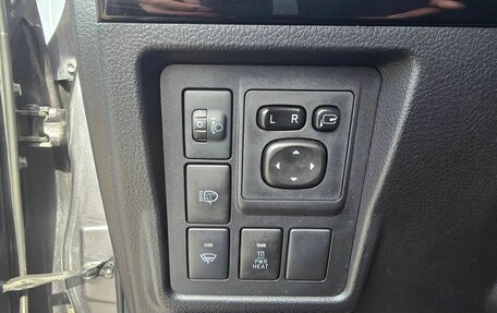 Toyota Land Cruiser Prado 150 рестайлинг 2, 2014 год, 3 350 000 рублей, 11 фотография