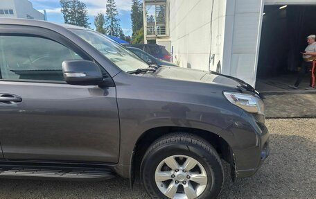 Toyota Land Cruiser Prado 150 рестайлинг 2, 2014 год, 3 350 000 рублей, 19 фотография
